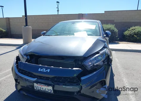 2023 Kia Forte Lx z USA, uszkodzony, nr VIN 3KPF24AD4PE565723